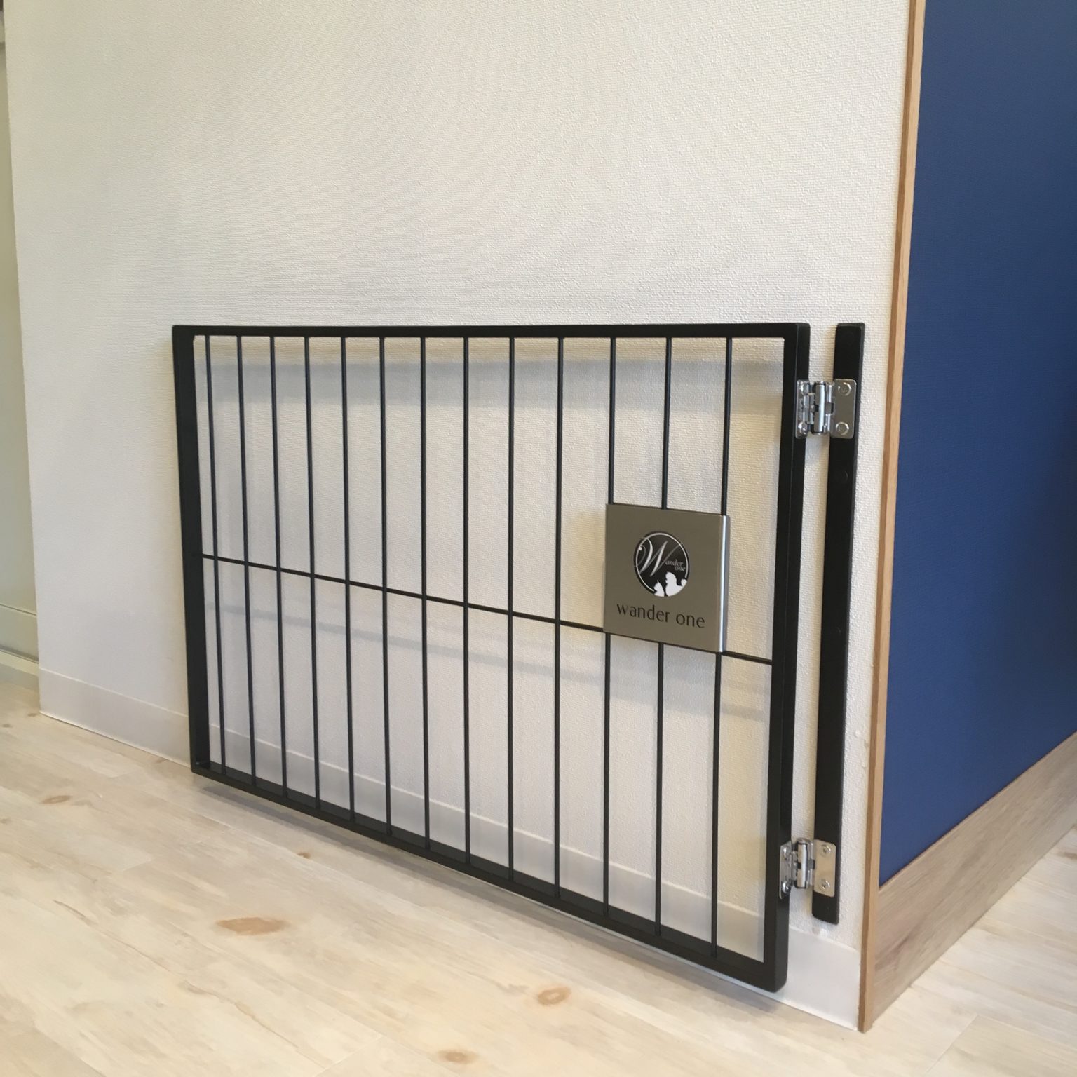 シンプルデザインの小型犬のゲート扉 おしゃれで丈夫な犬猫用ペットケージ・ゲート・グッズ extail エクステイル