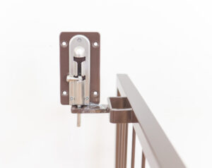 ペットゲートの固定金具